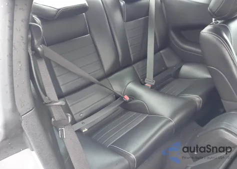 2013 Ford Mustang V6 Premium z USA, uszkodzony, nr VIN 1ZVBP8AM7D5237594